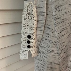 Lilly Rose size M top. Unique sleeve design.